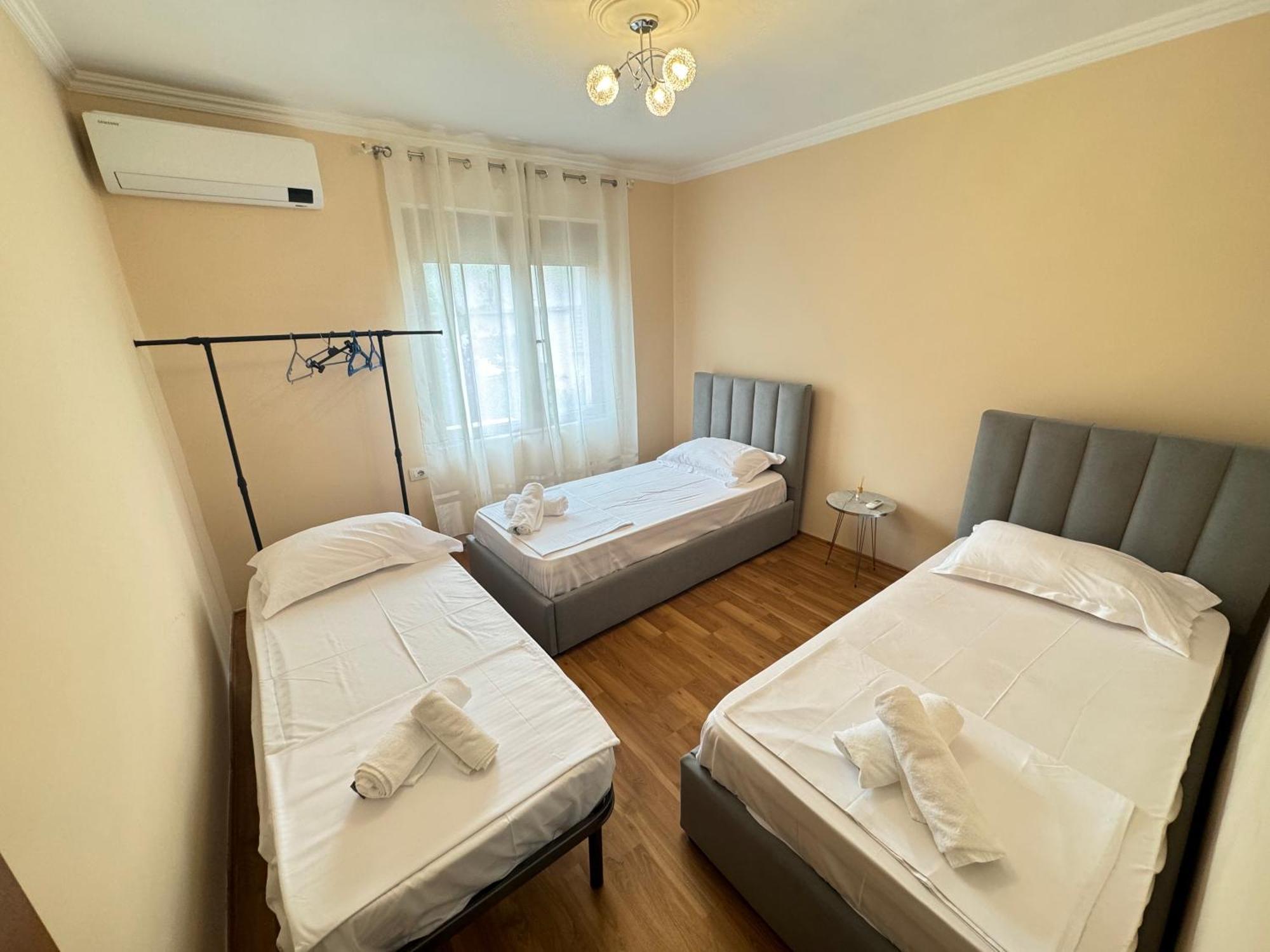 Skanderbeg Square Apartment 02 Tirana Exterior foto